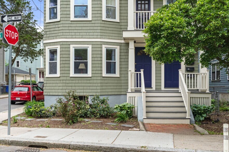 Building Photo - 111 Williams St