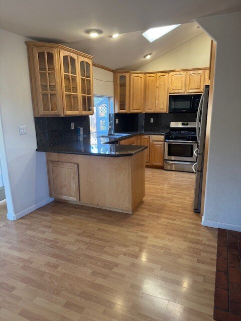 Building Photo - 839 S Knickerbocker Dr