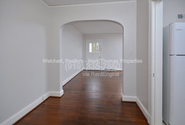 Building Photo - 2602 Vineyard St