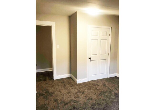 Building Photo - 3300 Jefferson Ave