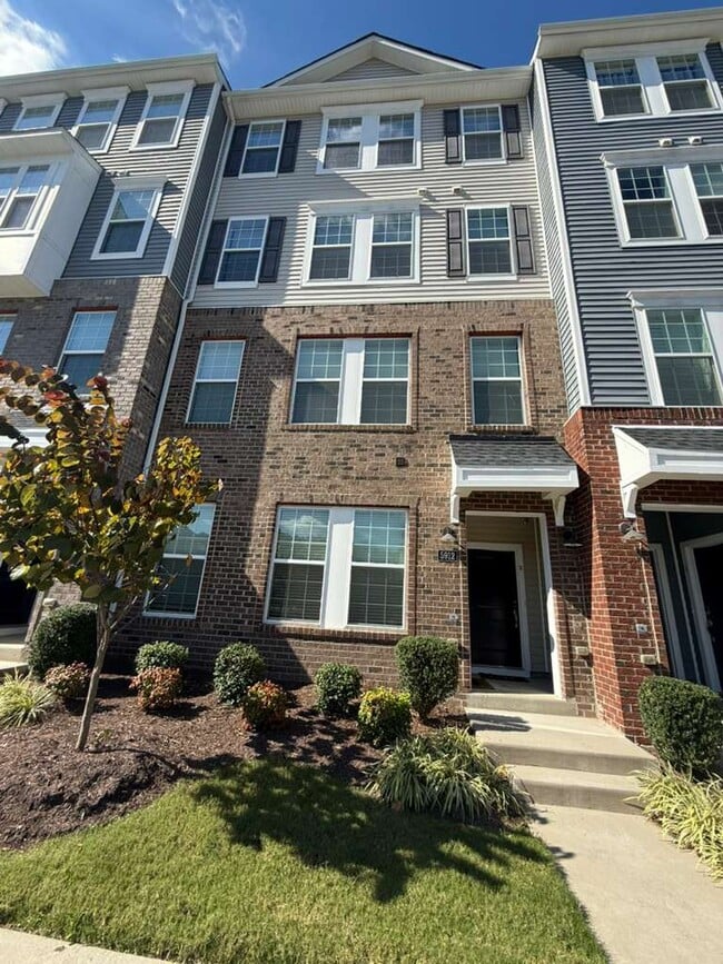 Building Photo - 5912 Whitehurst Ln