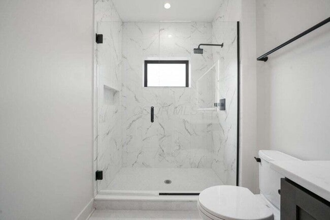 Building Photo - 2777 Donna Dr
