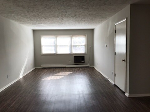 Building Photo - 710 Arcadia Dr