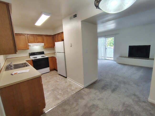Primary Photo - 600 Reusens Rd