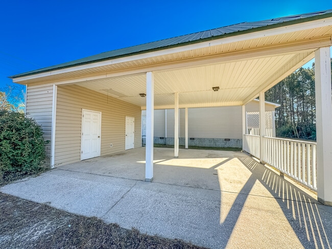 Building Photo - 8585 Clito Rd