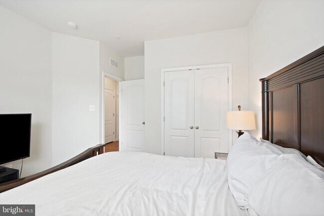 Building Photo - 6052 Krantz Dr