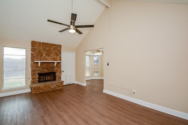 Building Photo - 19331 Nasworthy Dr
