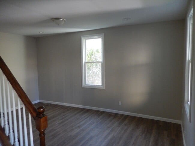 Building Photo - Newly Remodeled 3BR, 2BA, Single Family Ho...