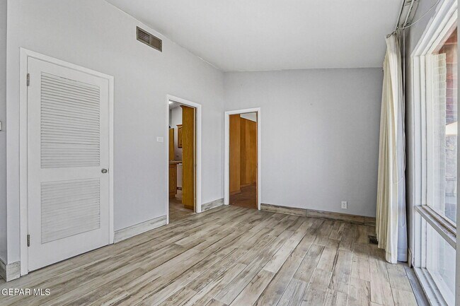 Building Photo - 2801 Polk Ave