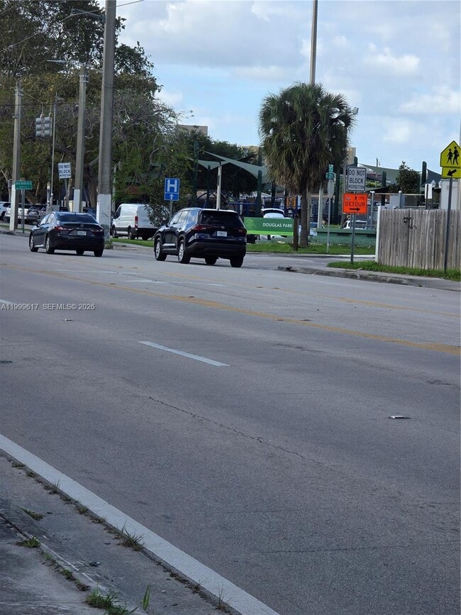 Building Photo - 2832 SW 37th Ave