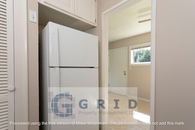 Building Photo - Charming 2 Bedroom Bungalow Available in NE Portland!