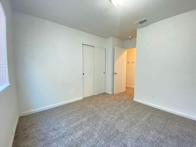 Building Photo - Beautiful Remodeled Home for Rent