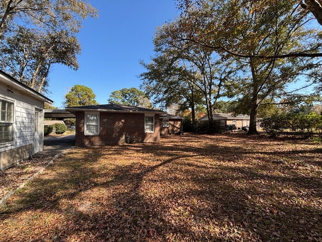 Building Photo - 4411 Donwood Dr