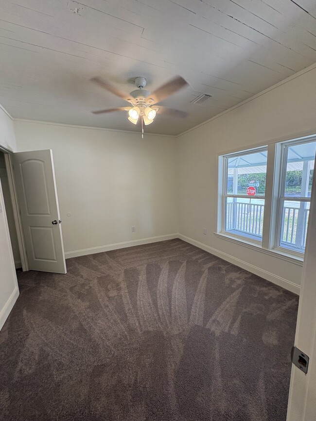 Building Photo - 211 Dartmouth-