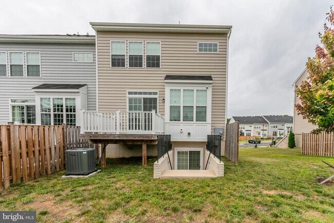 Building Photo - 15392 Ballerina Lp