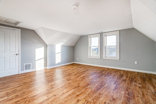Building Photo - 9 Mt Vernon St