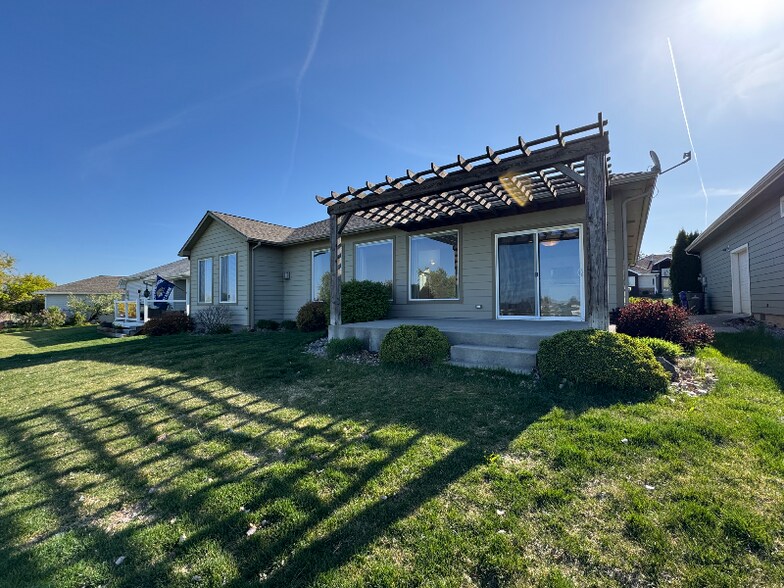 Building Photo - 7808 S Parway Ln