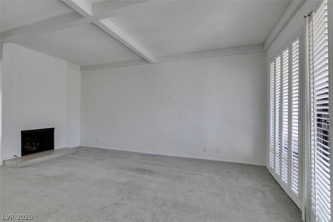 Building Photo - 3452 Pino Cir