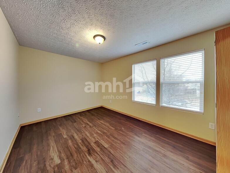 Building Photo - 7525 Hemrich Dr