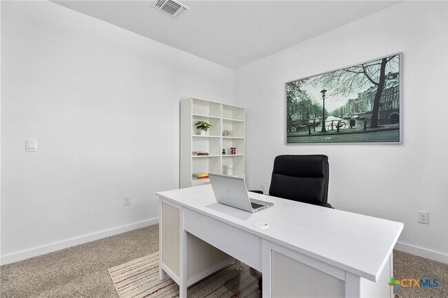 Building Photo - 2132 Magnolia Hl Dr