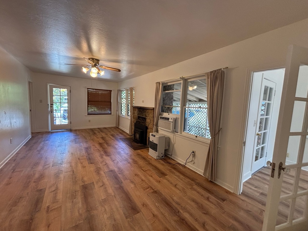 Building Photo - 582 Olivene Ct