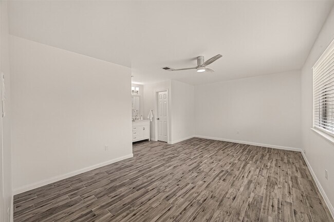 Building Photo - 22314 N Fork Dr