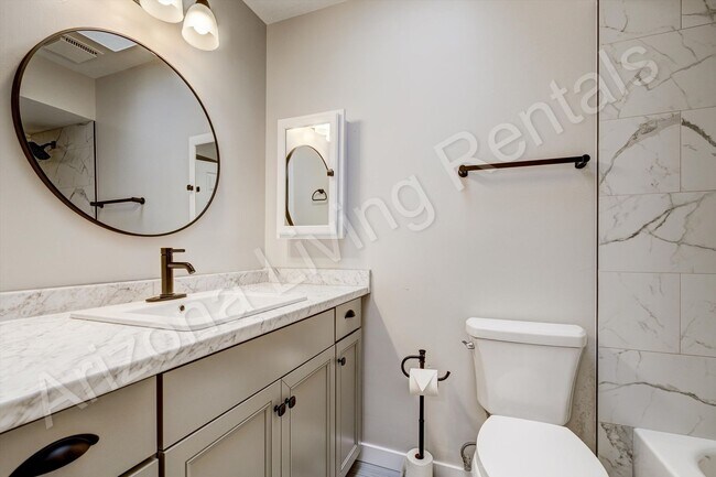 Building Photo - RENOVATED CUL-DE-SAC HOME