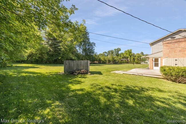 Building Photo - 6096 Darramoor Rd