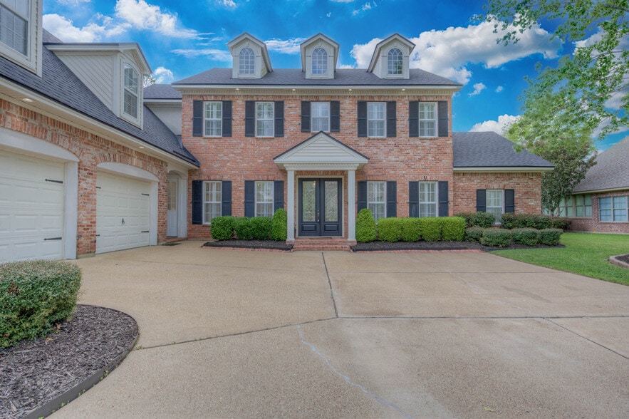 Building Photo - 316 Autumn Ridge Dr