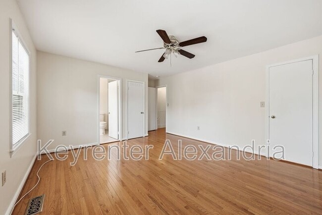 Building Photo - 8239 Dr Craik Ct