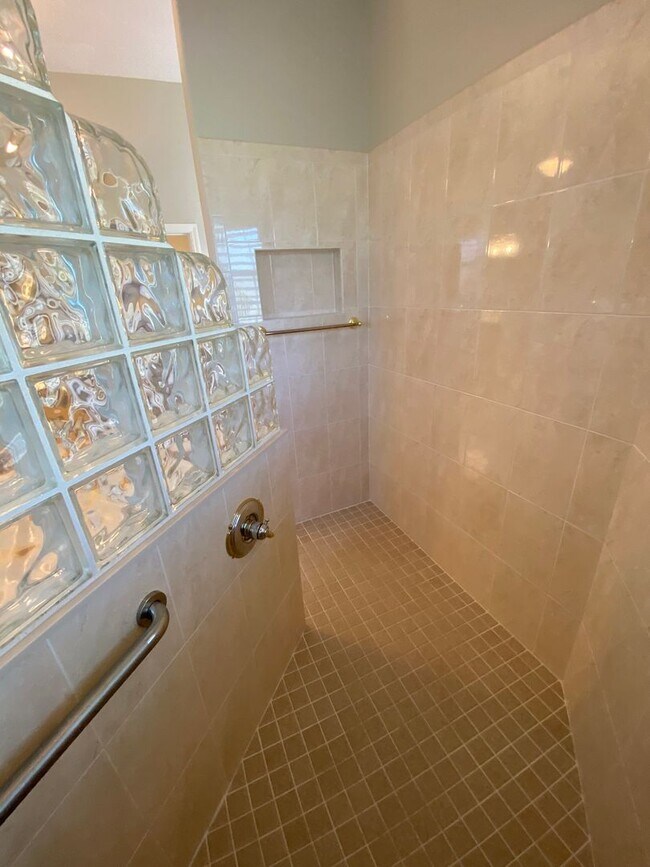 Building Photo - Spectacular and Luxurious Turnkey ANNUAL Lease in The Village of Bridgeport