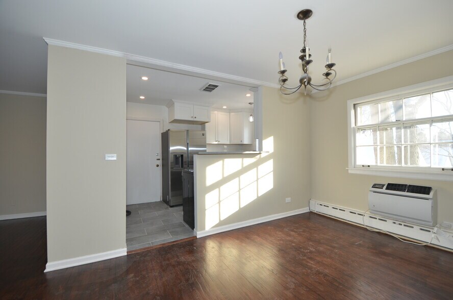 Building Photo - 2038 Sherman Ave
