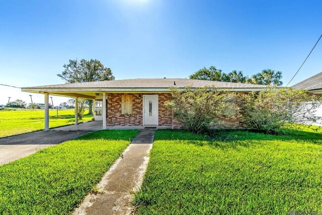 Building Photo - 4744 LA-1
