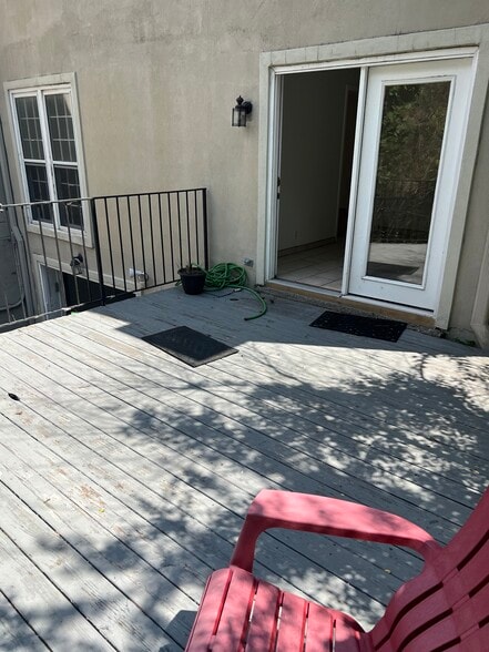 Back Deck - 108 St Charles Pl