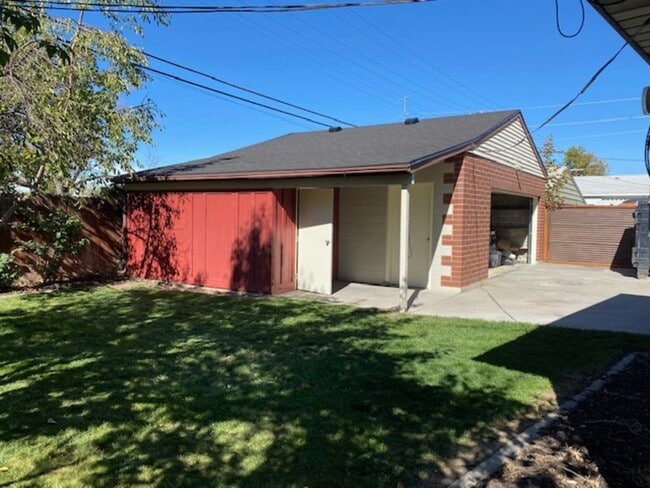 Building Photo - 1163 Buccaneer Dr