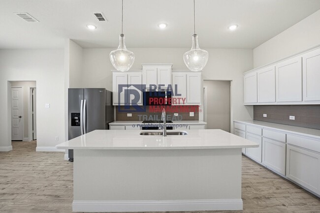 Building Photo - Refined 3-Bedroom Single-Story Home with Versatile Layout