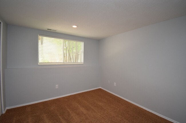 Building Photo - 3 Bedroom 2 Bath House in Midvale!!!