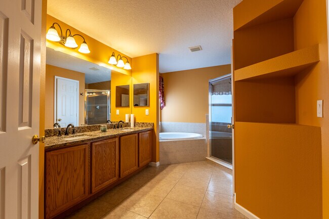 Building Photo - 2853 SE Melaleuca Blvd