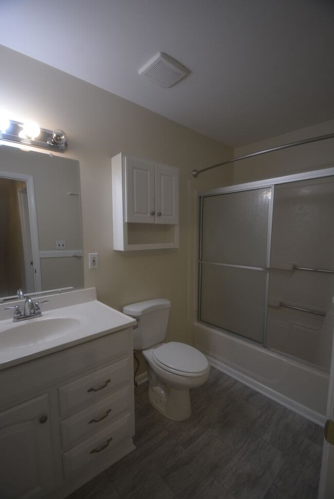 Building Photo - Recently Updated 3 Bedroom 1 Bath in Newar...