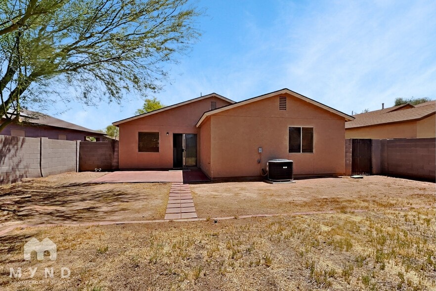 Building Photo - 1886 E Cowboy Cove Trail