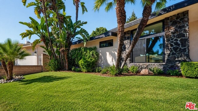 Building Photo - 5576 El Canon Ave