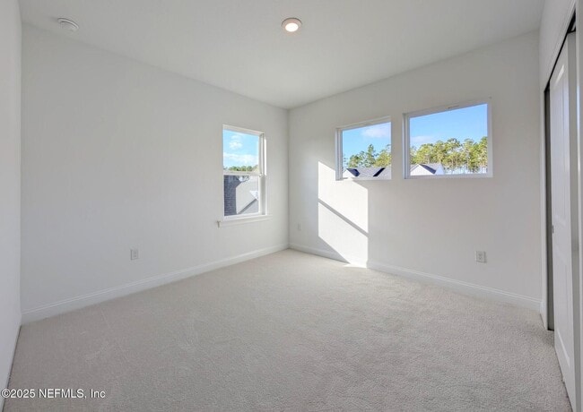 Building Photo - 156 Latham Dr