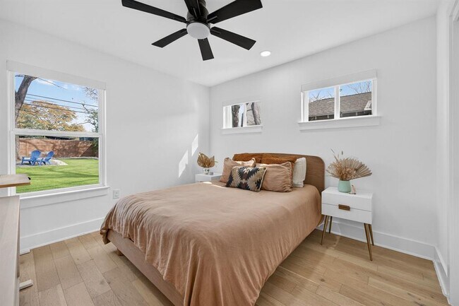 Building Photo - 504 W Croslin St