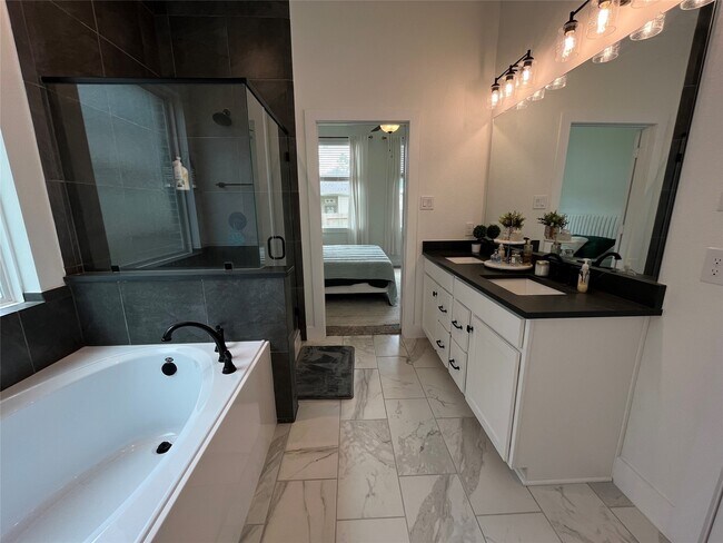 Building Photo - 177 Hidden Peak Dr