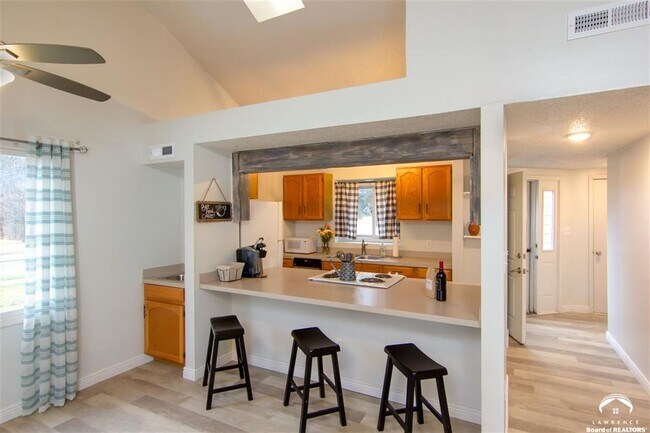 Living room view of the kitchen - 1400 Pin Oak Dr