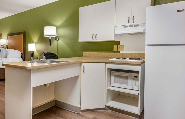 Building Photo - Furnished Studio-Detroit - Sterling Heights