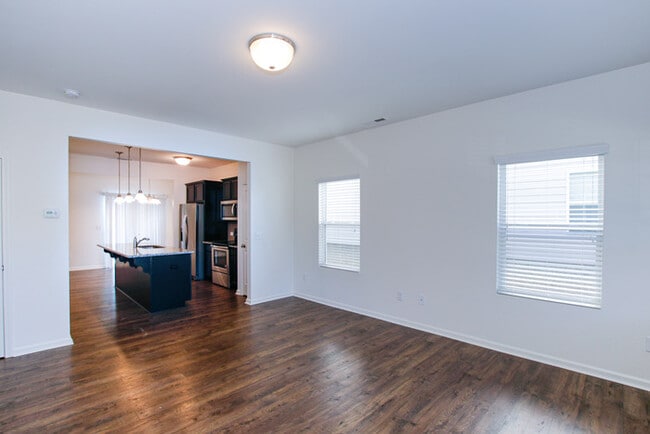 Building Photo - 2BD Townhome minutes from Downtown Pineville & I485 - Ready NOW