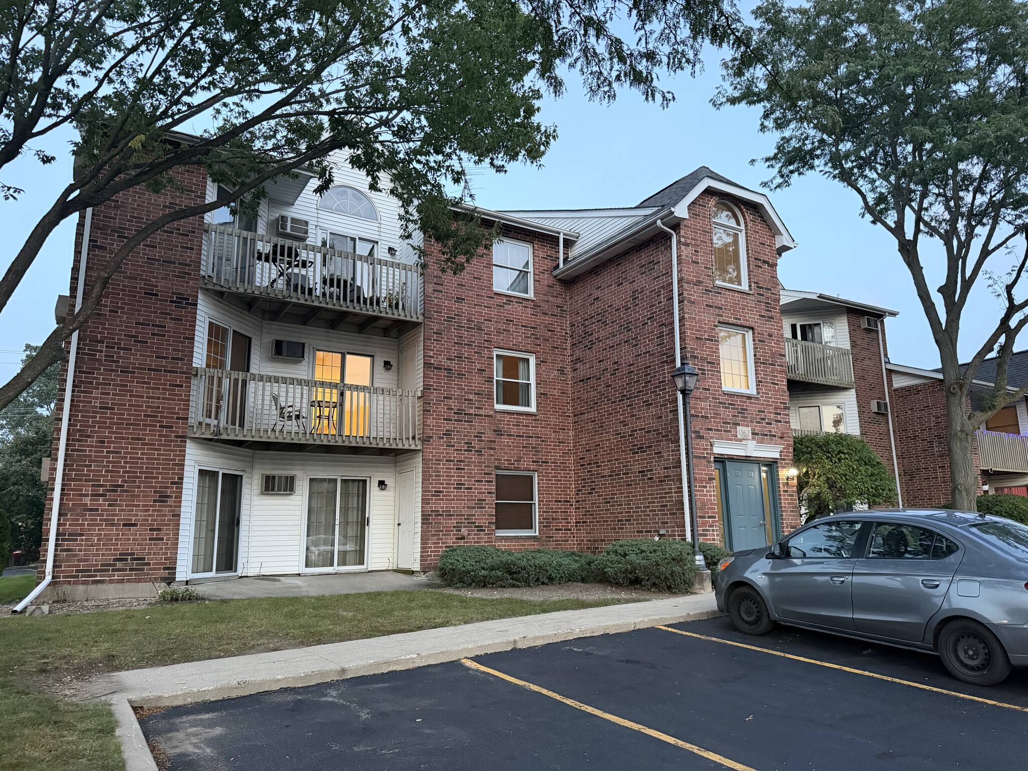 Building Photo - 1362 Cunat Ct
