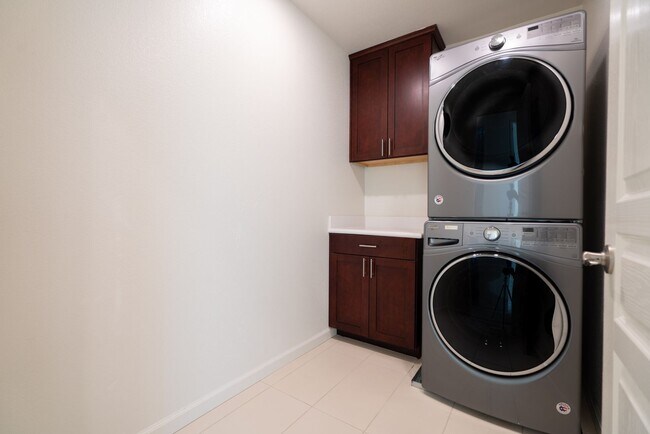 Building Photo - Communications Hill Home | Remodeled | Great Location