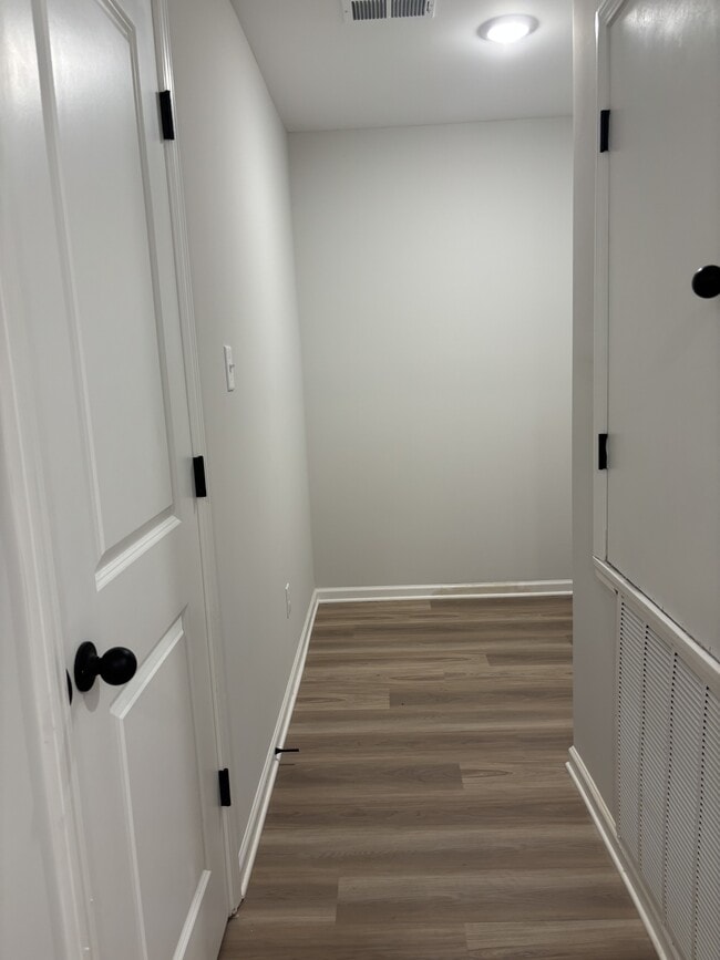 Building Photo - 3281 Madewell St